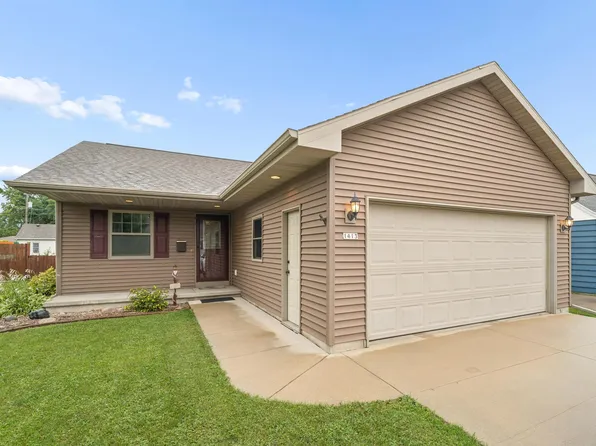 1413 Bowen St, Oshkosh, WI 54901