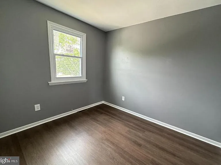 32 Edgewater Ave #B — Photo 10