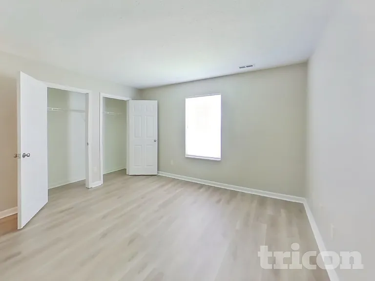 477 Yorktown Ln — Photo 10