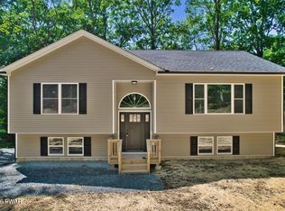 119 Almond Ct, Milford, PA 18337