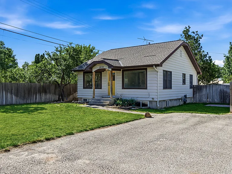 2034 S Broxon St — Photo 38