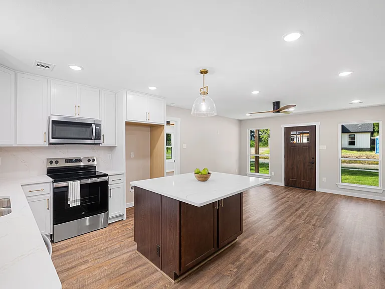 506 W Woodruff Ave — Photo 7