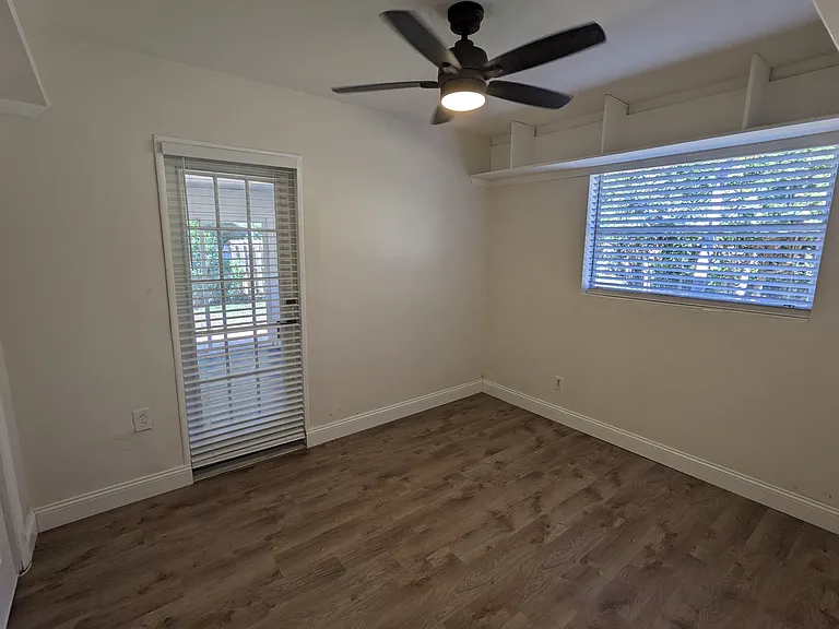 4038 NW 13th Ave — Photo 16