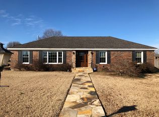 710 Edison Ave, Muscle Shoals, AL 35661