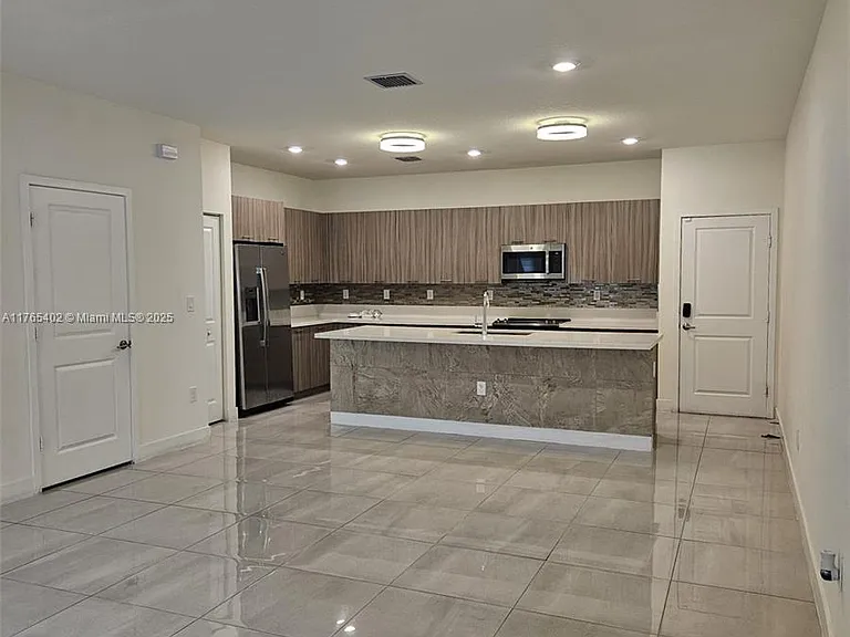 4645 NW 83rd Pkwy — Photo 26