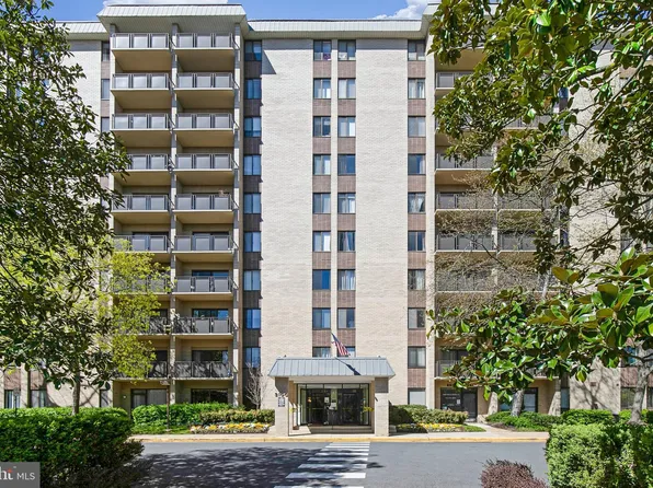 3100 S Manchester St APT 911, Falls Church, VA 22044