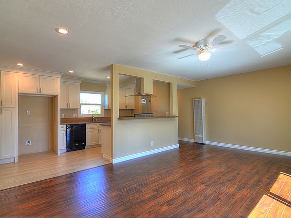 3rd image of 5662 Amador Ave