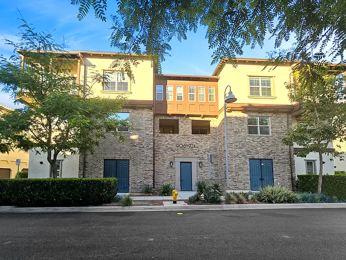 906 Slate St #1 — Photo 1
