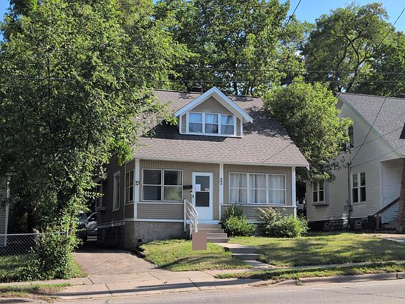 2nd image of 863 Burton St SE