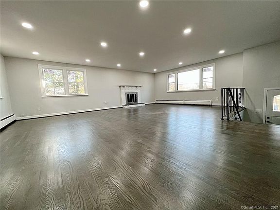 4th image of 85 Illinois Ave