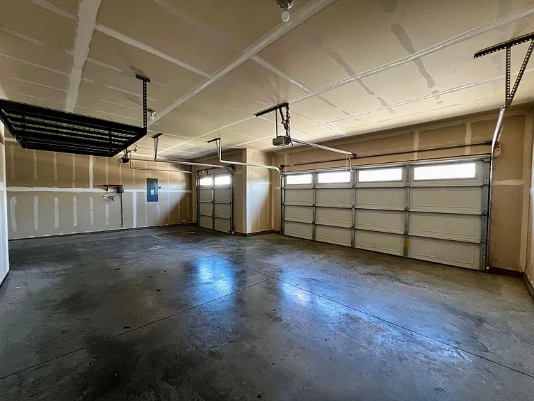 6112 Cottonwood Loop — Photo 24