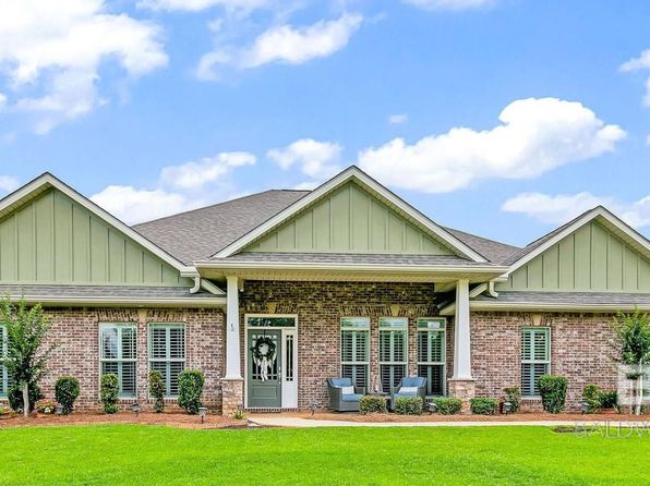 323 Wakefield Ave, Fairhope, AL 36532