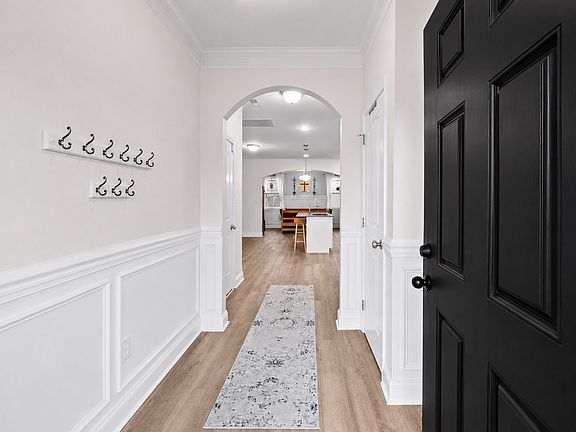 5th image of 1197 Henry Place Blvd