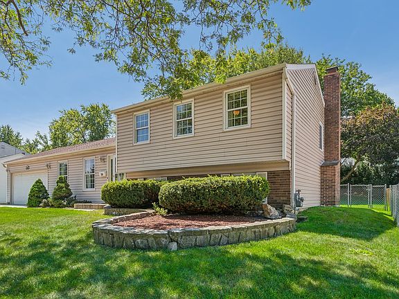3rd image of 228 N Braintree Dr