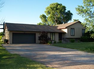 96 NE 25th Rd, Great Bend, KS 67530