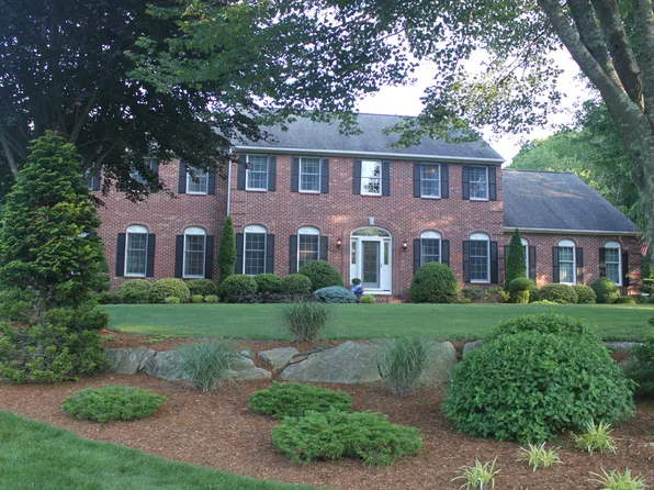 259 Mourning Dove Dr, Saunderstown, RI 02874