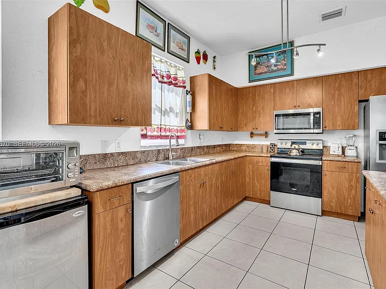 14044 SW 54th St — Photo 34
