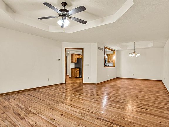 5th image of 412 Marina Ct