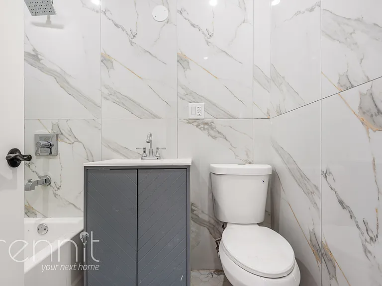 40 Cornelia St #1 — Photo 8