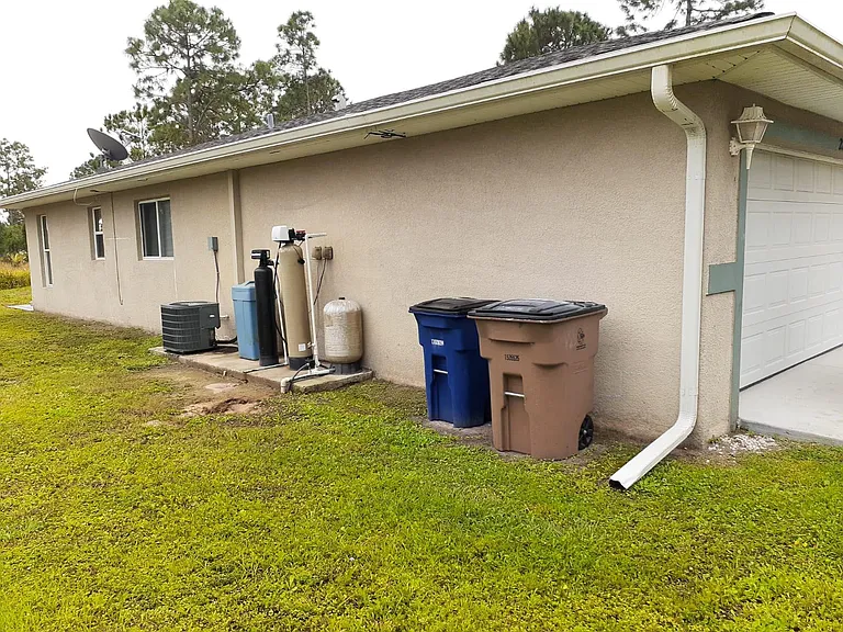 2217 Wilson Rd — Photo 3
