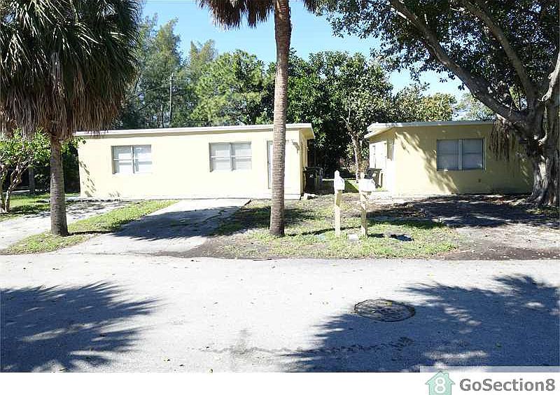 1st image of 705 NW 19th Ter