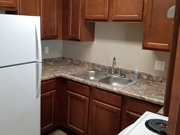 2nd image of 225 S 13th St #1014