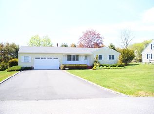 7 Sandys Lane, Remsenburg, NY 11960