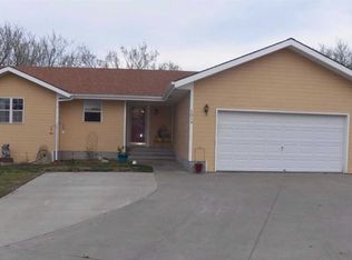 1014 Bayview Cir, Milford, KS 66514