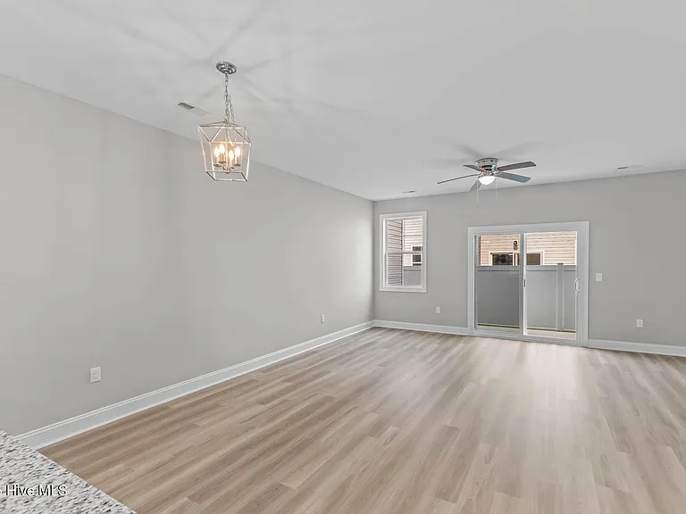 327 Starfish Ln — Photo 13