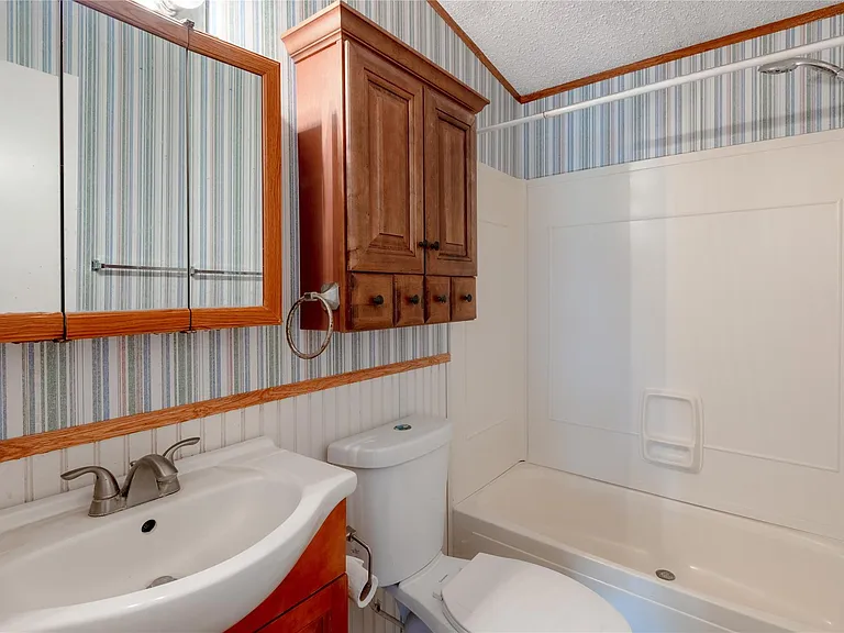 37 Riverside Ln #A — Photo 24