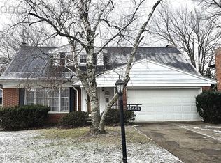 28445 Fontana Dr, Southfield, MI 48076