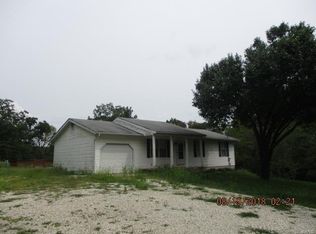 1354 Peacock Rd, Saint Clair, MO 63077