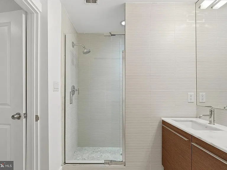 2818 Connecticut Ave NW — Photo 14