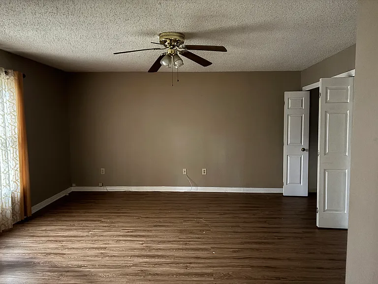 1503 Mossline Dr — Photo 1