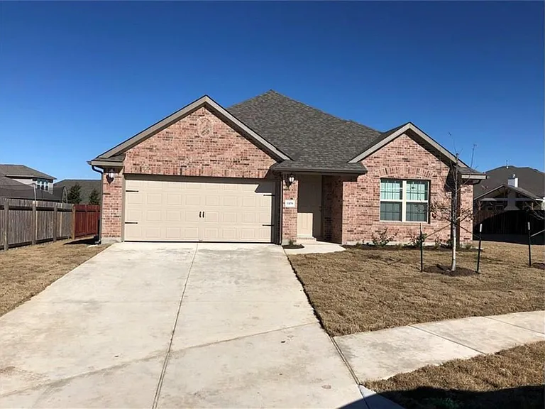 1108 Laceflower Ln — Photo 1