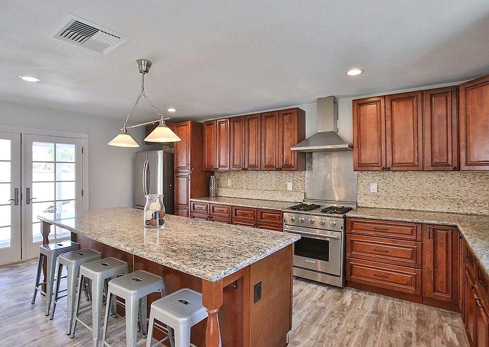 1st image of 8482 Poppy Way