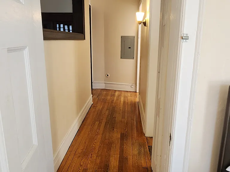 St. James Court Historic Apartments — Photo 11