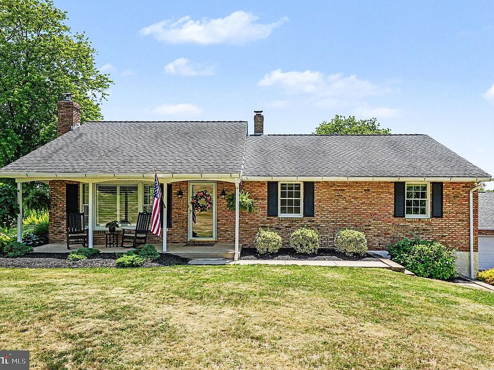1st image of 61 Applewood Ln