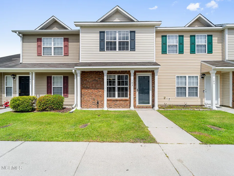 103 Pinegrove Ct