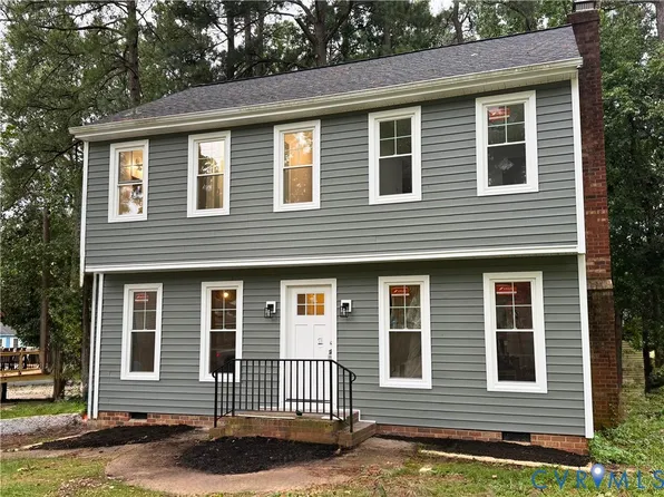 8928 Hawkbill Rd, North Chesterfield, VA 23237