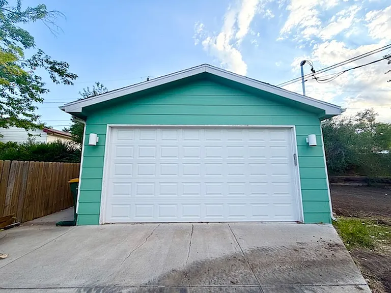387 S Queen Cir — Photo 25