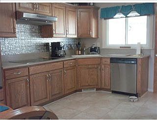 4th image of 921 Avenue F