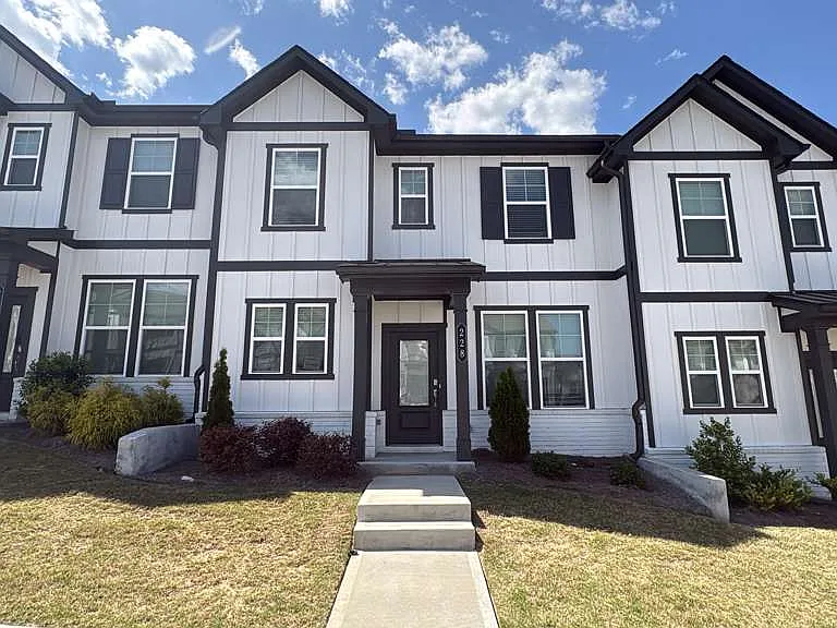228 Banner Rd — Photo 1