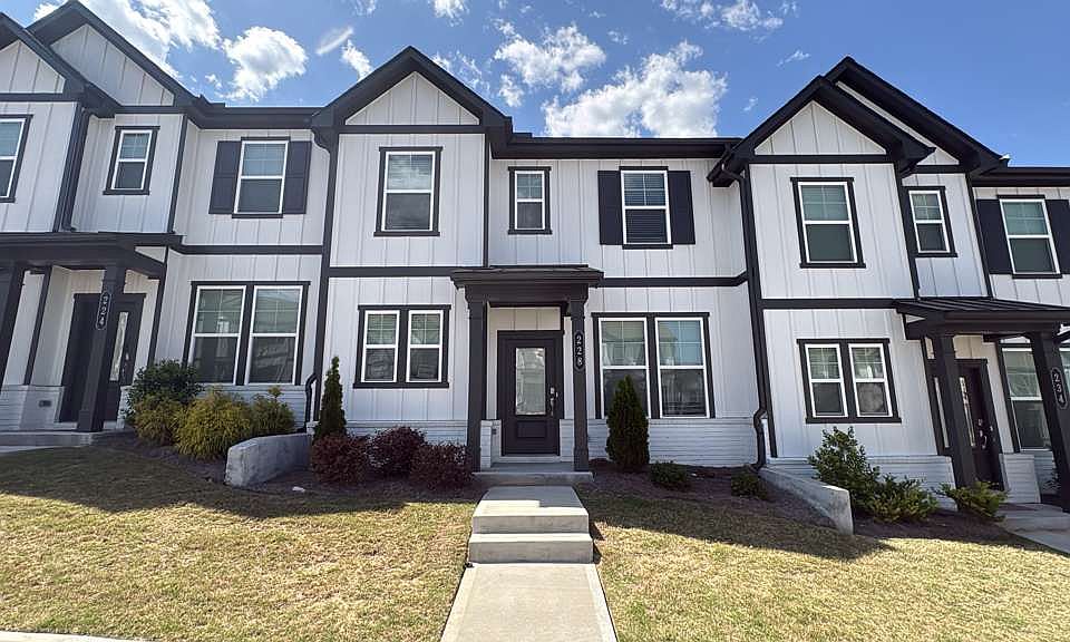 1st image of 228 Banner Rd