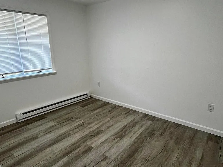 177 E Union St — Photo 2