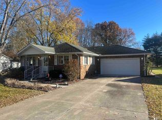 7252 Maplewood Dr, Temperance, MI 48182