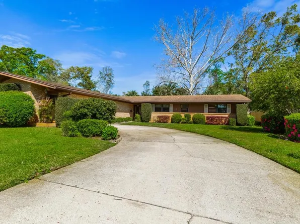 8551 Burkhall St, Jacksonville, FL 32211