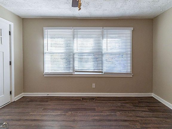 5th image of 1807 Oakmont Dr NW