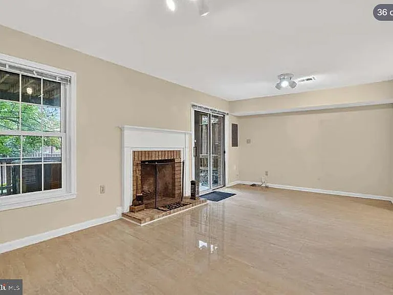 7427 Salford Ct — Photo 36