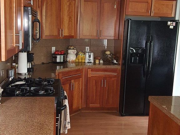 4th image of 5095 Joy Dr